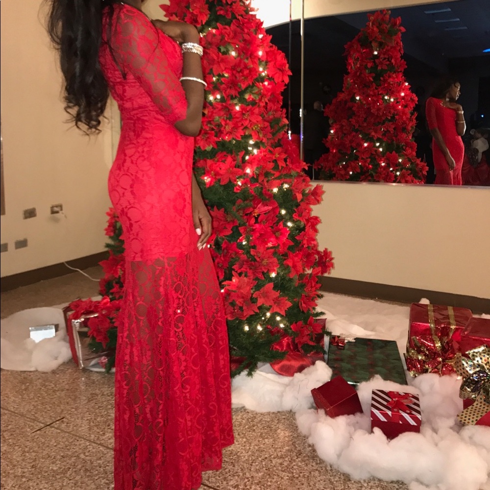 Red evening dress - Picture 2 of 2